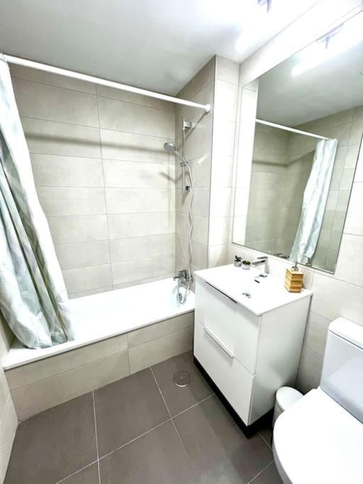 Teatinos Premium Nuevo Con Piscina * Malaga